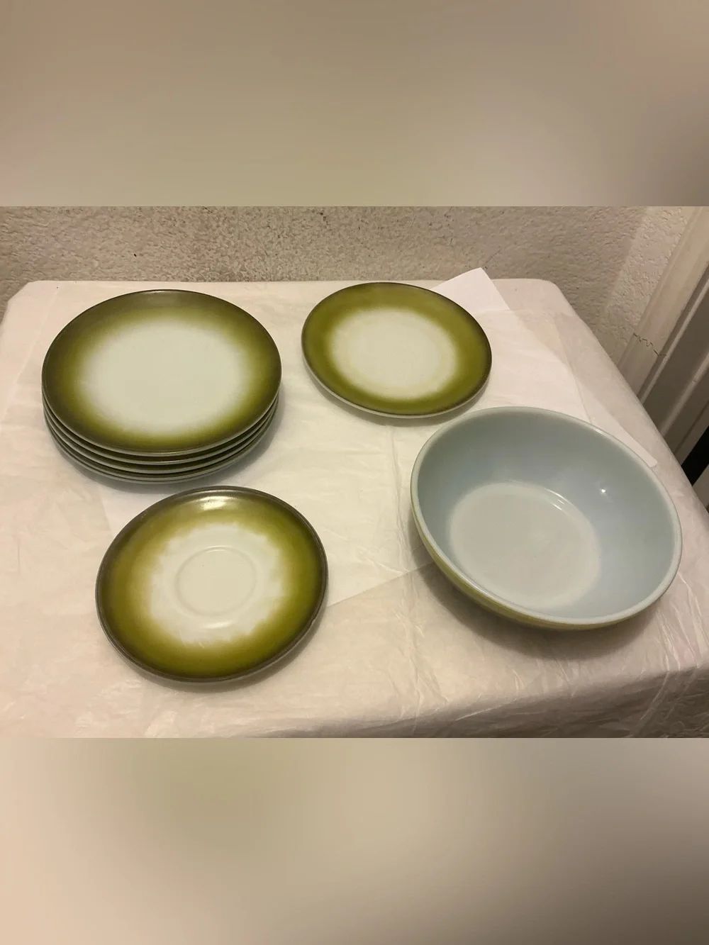 Lot of 8 Green Ombre Ceramic Salad Plates and Bowl Set - Home Dining G1